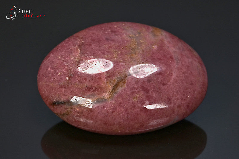 Minéral poli de rhodonite rose de Madagascar
