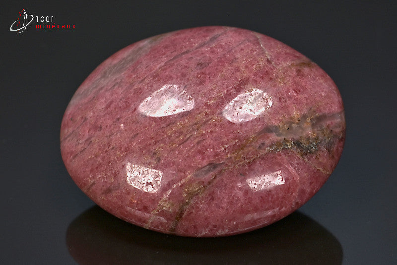 Minéral poli de rhodonite rose de Madagascar