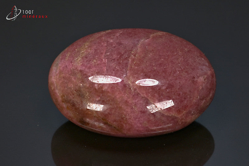 Minéral poli de rhodonite rose de Madagascar