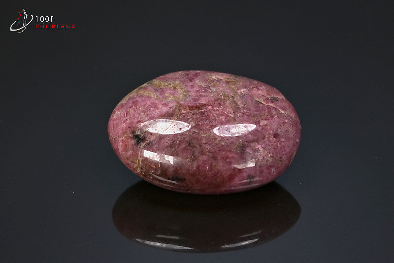 Minéral poli de rhodonite rose de Madagascar