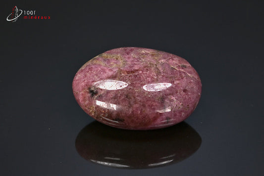 Minéral poli de rhodonite rose de Madagascar