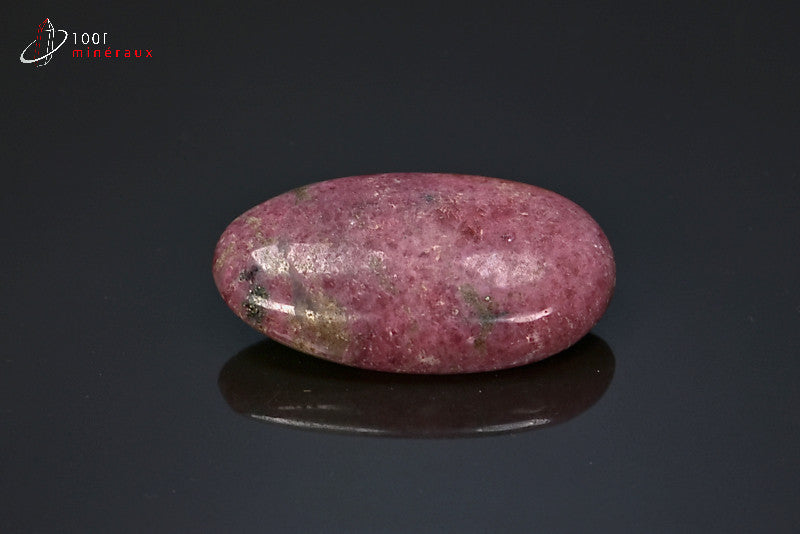 Minéral poli de rhodonite rose de Madagascar