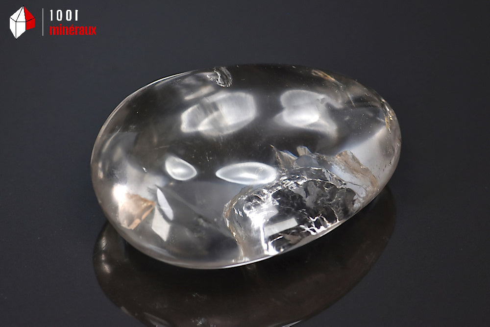 Minéral poli de cristal de roche de Madagascar