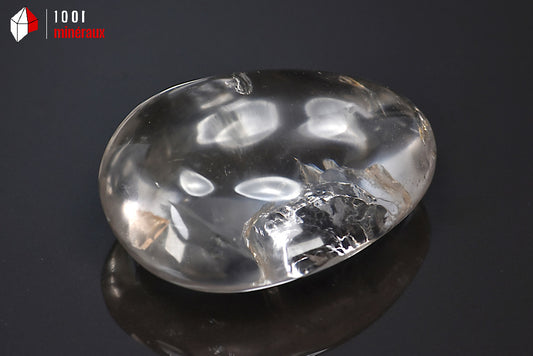 Minéral poli de cristal de roche de Madagascar