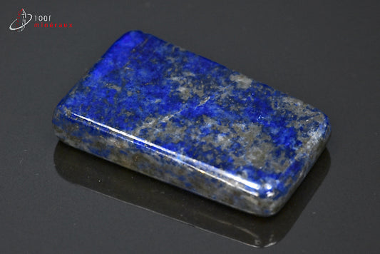 Minéral poli de lapis-lazuli en d'Afghanistan