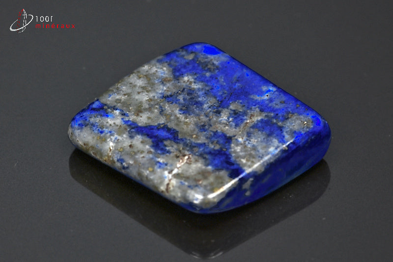 Minéral poli de lapis-lazuli en d'Afghanistan