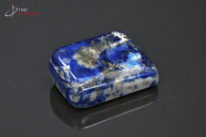 Minéral poli de lapis-lazuli en d'Afghanistan