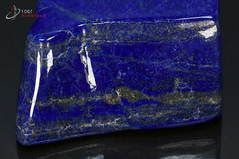 Minéral poli de lapis-lazuli en forme libre d'Afghanistan