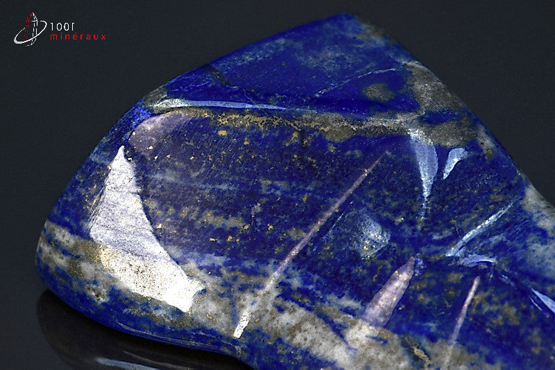 Minéral poli de lapis-lazuli en forme libre d'Afghanistan