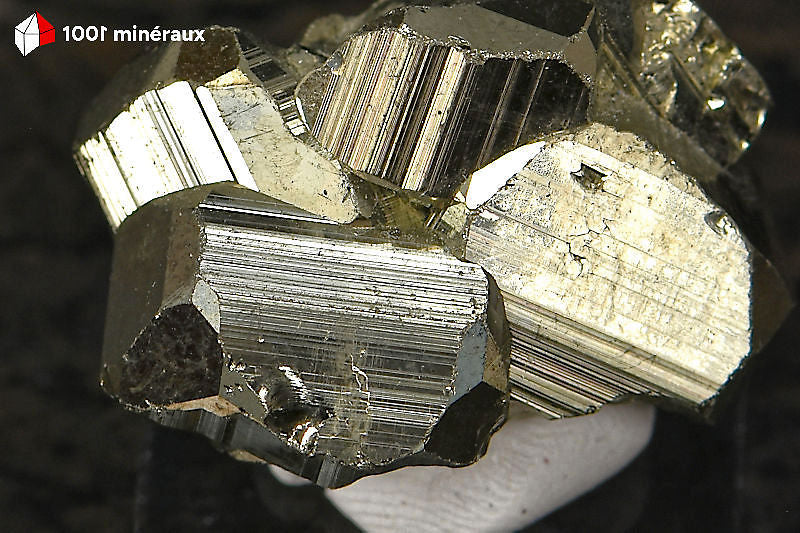 Pyrite cristallisée Pérou - Détail de l'éclat métallique doré intense des cristaux - 28 g

