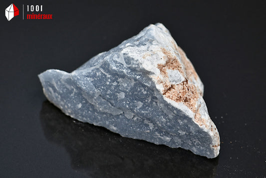 Minéral d'angélite bleue brute du Pérou