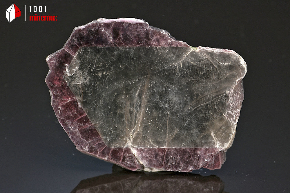 Minéral cristallisé de mica blanc ou muscovite et lépidolite de Madagascar