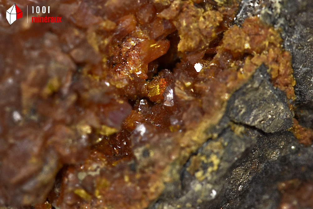 Minéral cristallisé d'orpiment des Etats-Unis