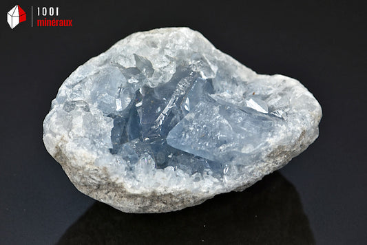 Minéral cristallisé de célestine de Madagascar