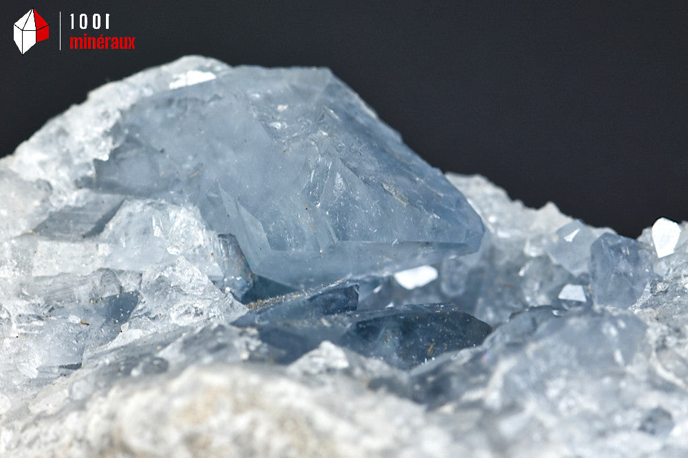 Minéral cristallisé de célestine de Madagascar