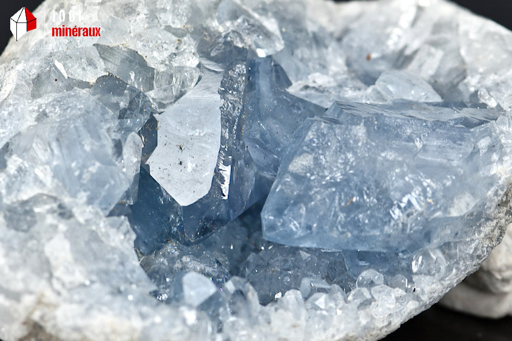 Minéral cristallisé de célestine de Madagascar