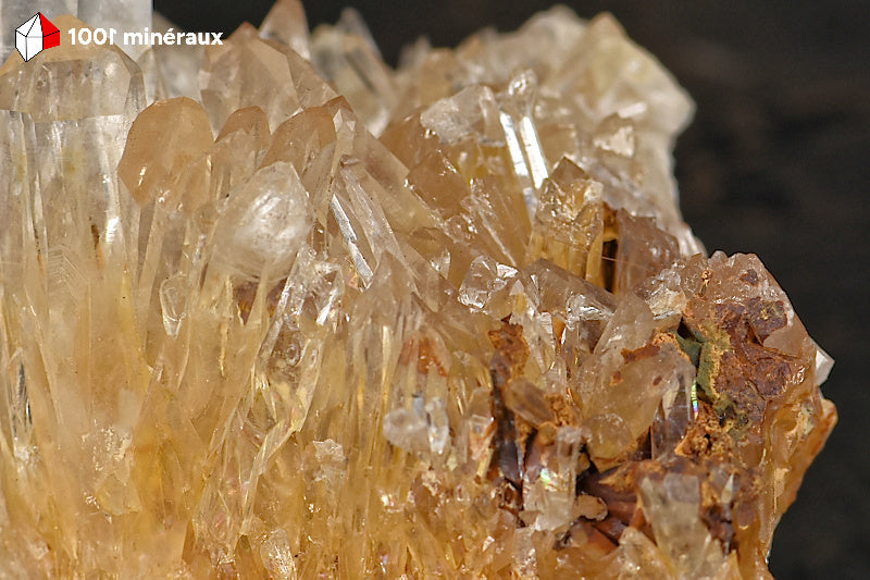 Cristal de roche de France - Détail des terminaisons rhomboédriques des cristaux - BQ93
