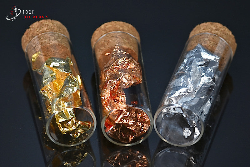 Lot de 3 fioles en verre avec des feuilles d'or, feuilles de cuivre, feuilles d'argent