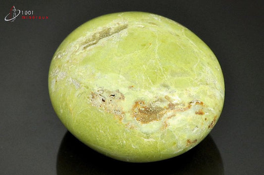 Minéral poli d'opale verte de Madagascar