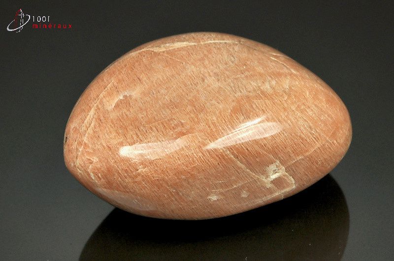 Minéral poli d'orthose couleur saumon de Madagascar