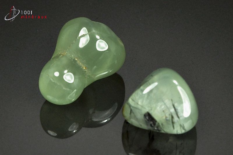 Minéral poli de prehnite verte du Mali