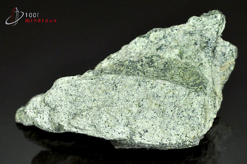 Minéral brut de serpentine verte du Brésil