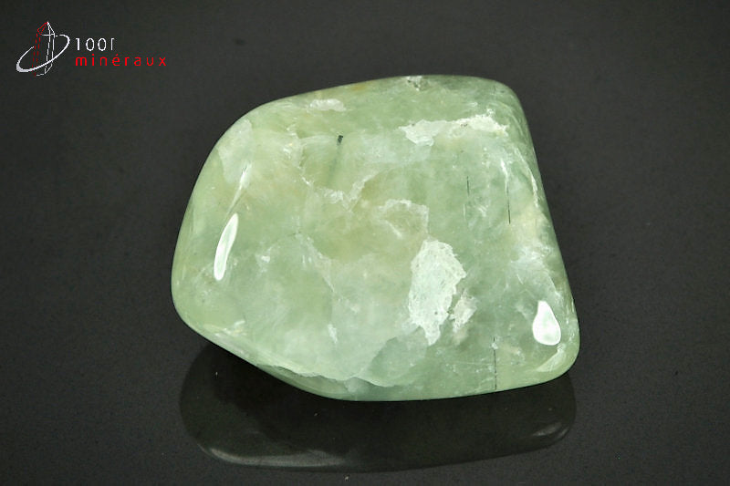 Minéral poli de prehnite verte du Mali