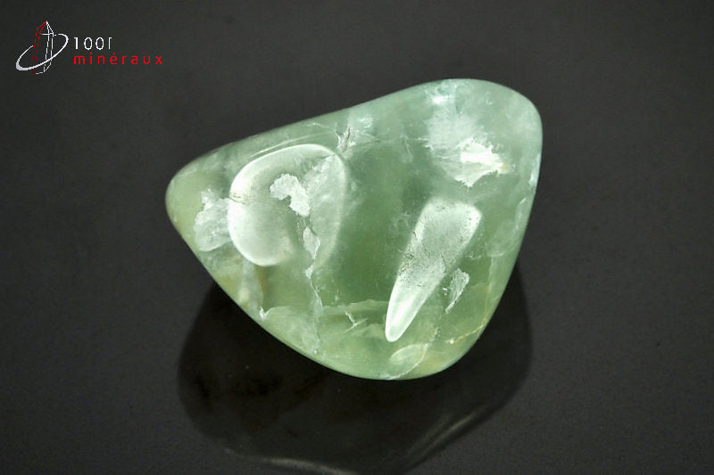 Minéral poli de prehnite verte du Mali