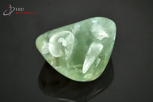Minéral poli de prehnite verte du Mali