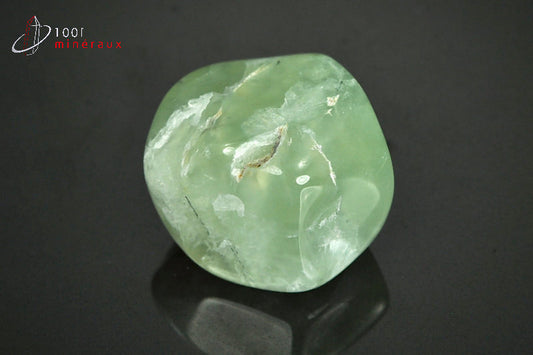 Minéral poli de prehnite verte du Mali