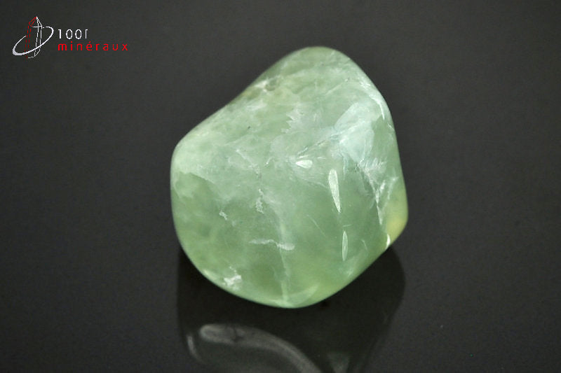 Minéral poli de prehnite verte du Mali