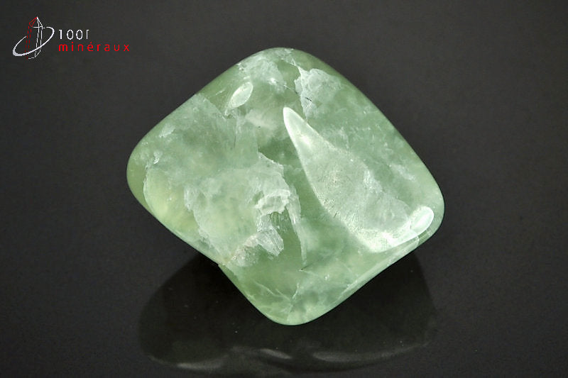 Minéral poli de prehnite verte du Mali