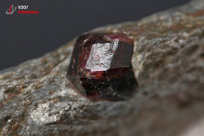 grenat_almandin_cristaux_mineraux