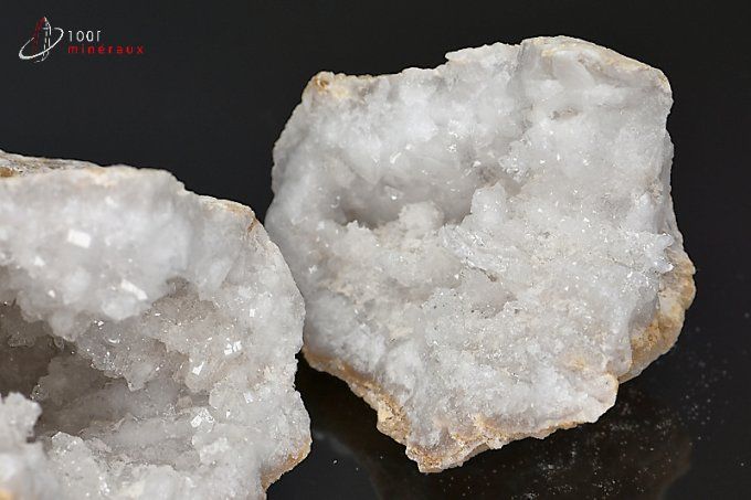 Géode de Quartz entière ouverte - Maroc - minéraux à cristaux 9,8 cm / 429g / AX176