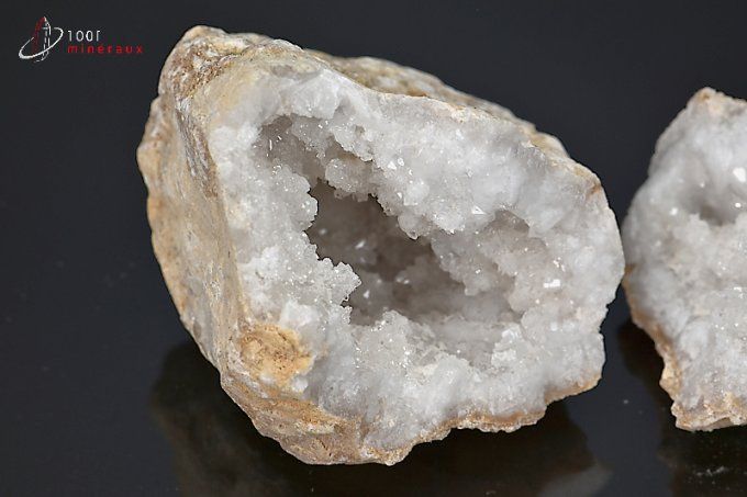 Géode de Quartz entière ouverte - Maroc - minéraux à cristaux 9,8 cm / 429g / AX176