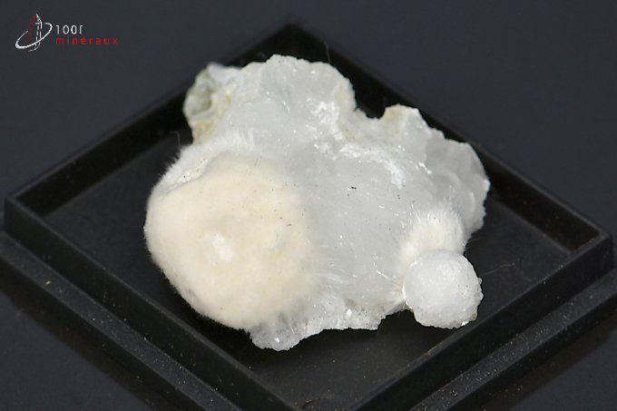 okenite-mineraux-cristaux