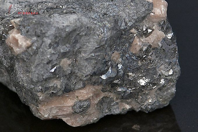 skutterudite_mineraux_cristaux