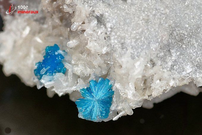 cavansite_heulandite_cristaux_mineraux