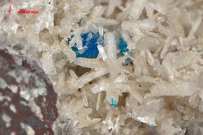 cavansite_heulandite_cristaux_mineraux