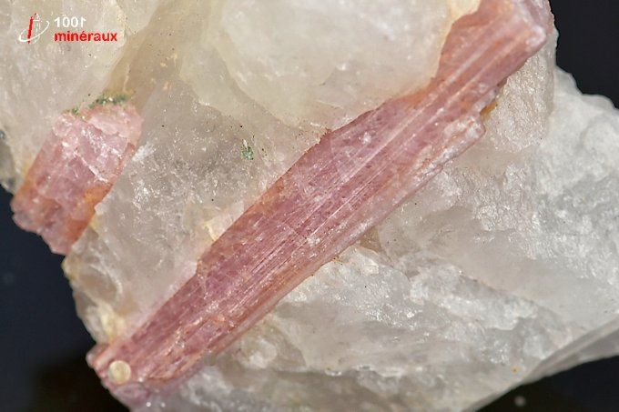 rubellite_cristaux-mineraux