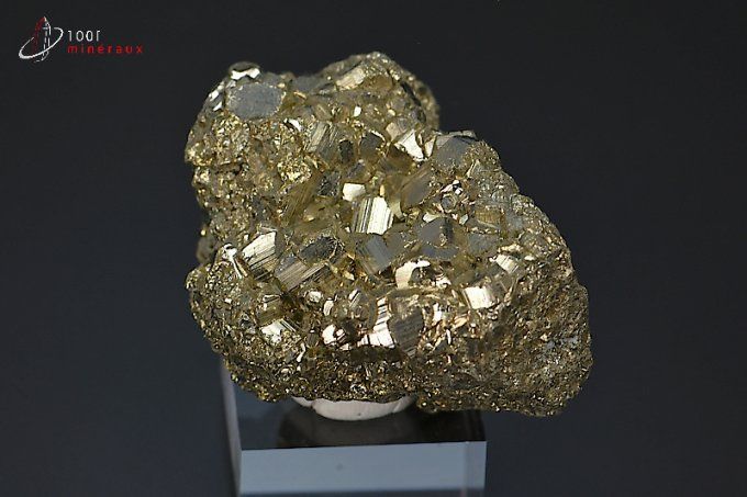 pyrite-octaedrique-mineraux-cristaux