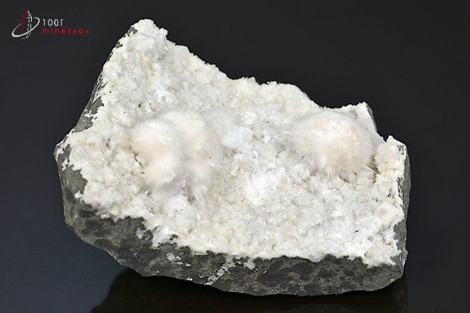 okenite_gyrolite_mineraux_cristaux