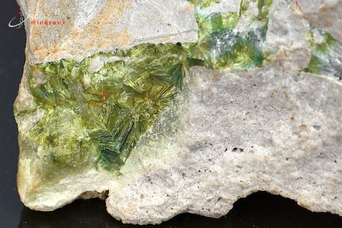 wavellite cristaux mineraux