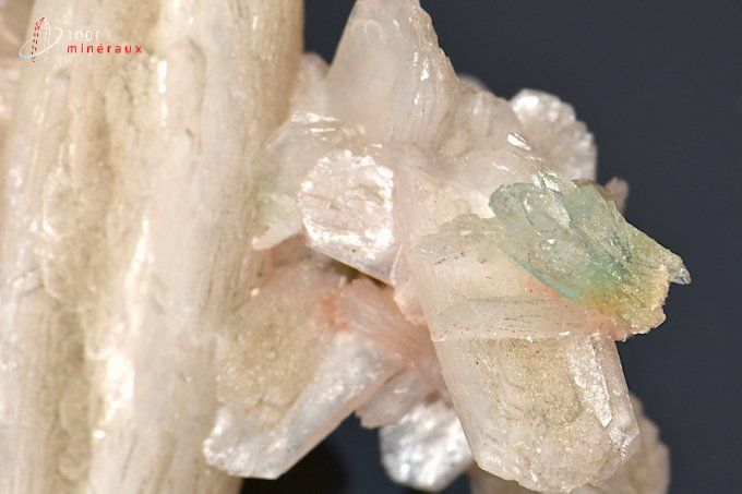 apophyllite-stilbite-mineraux-cristaux