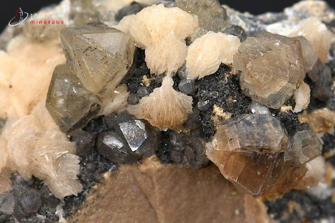 baryte-cerusite-mineraux-galene-cristaux