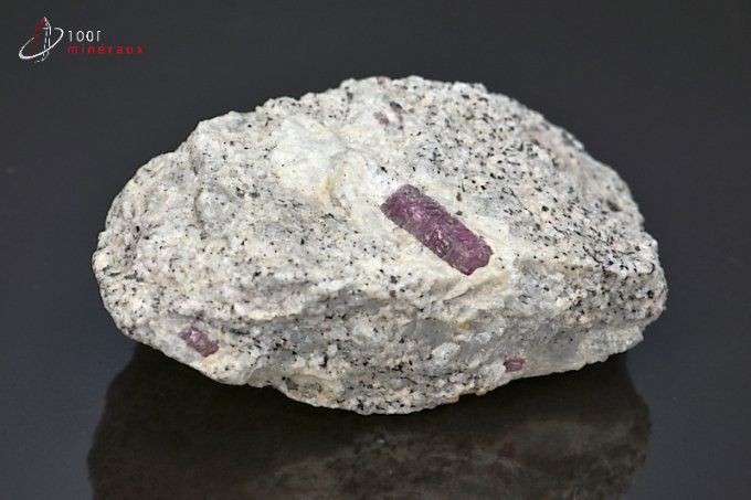 corindon-rubis-mineraux-cristaux