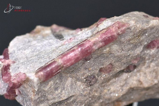 cristaux-rubellite-tourmaline-mineraux