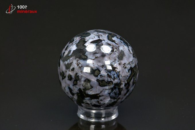 gabbro_sphere_mineraux