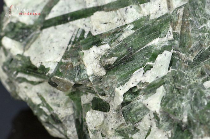 actinolite-mineraux-cristaux