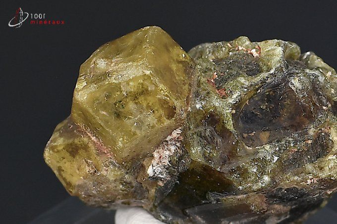 andradite_grenat_mineraux_cristaux